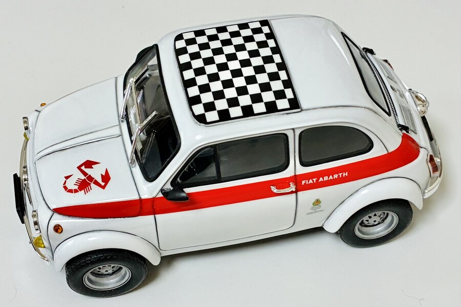 Tamiya 1/24 fiat abarth 695 SS_3.jpg