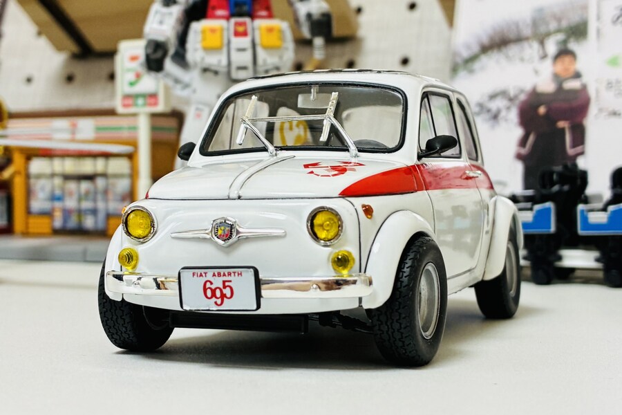 Tamiya 1/24 fiat abarth 695 SS_9.jpg