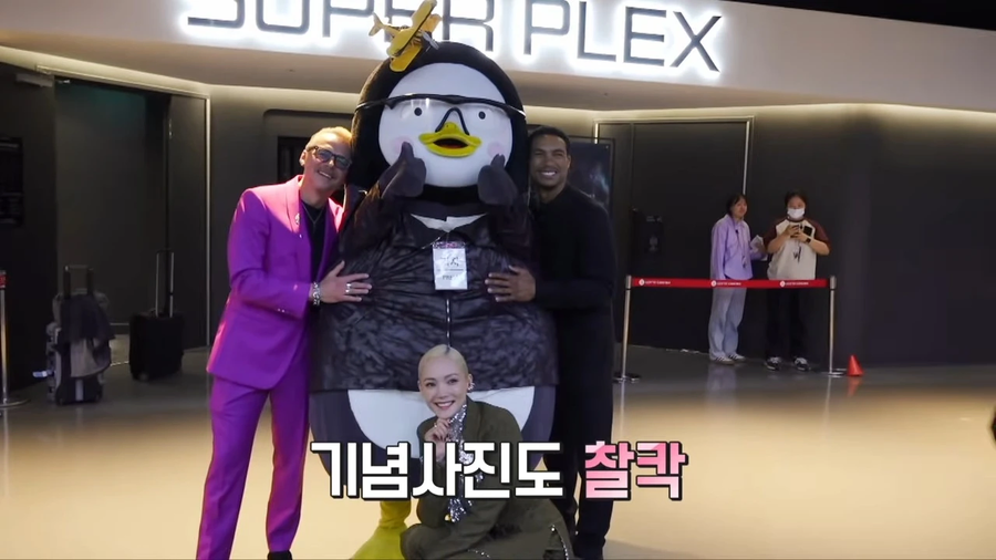 톰 크루즈에게 질문하는 펭수_8.webp