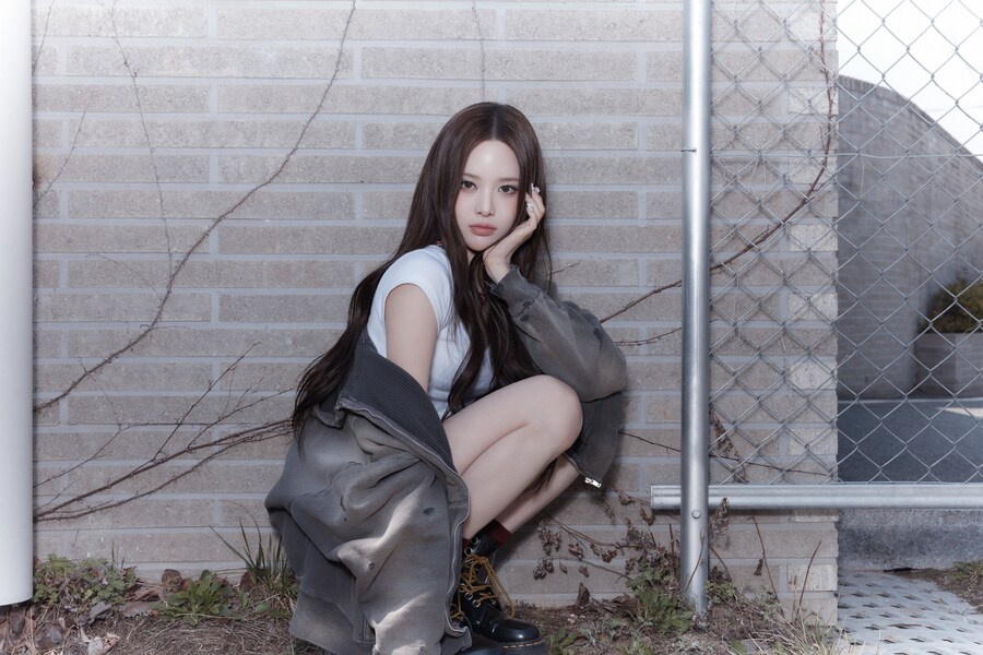 [컨셉포토] 이즈나 싱글 앨범 'BEEP' 마이, 방지민, 코코 B 버전_8.jpg