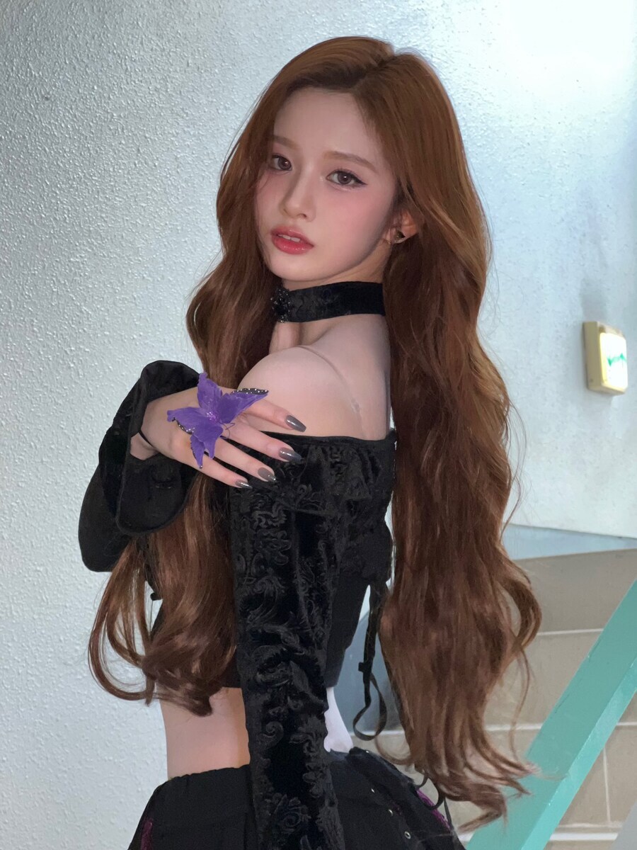 이슈) 정치적인 메세지 지우려는 설윤 레전드 ㄷㄷ.gif_1.jpg