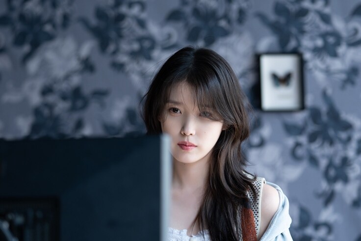 멜론 매거진, 아이유 [꽃갈피 셋] 자켓 촬영 현장_23.jpg