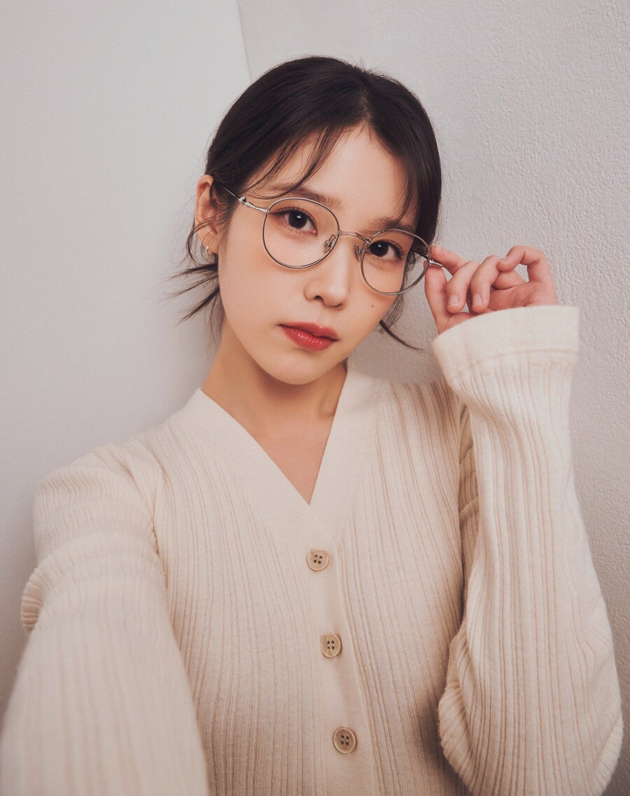 푸애나 인스타그램(아이유 미공개 컷)_1.jpg