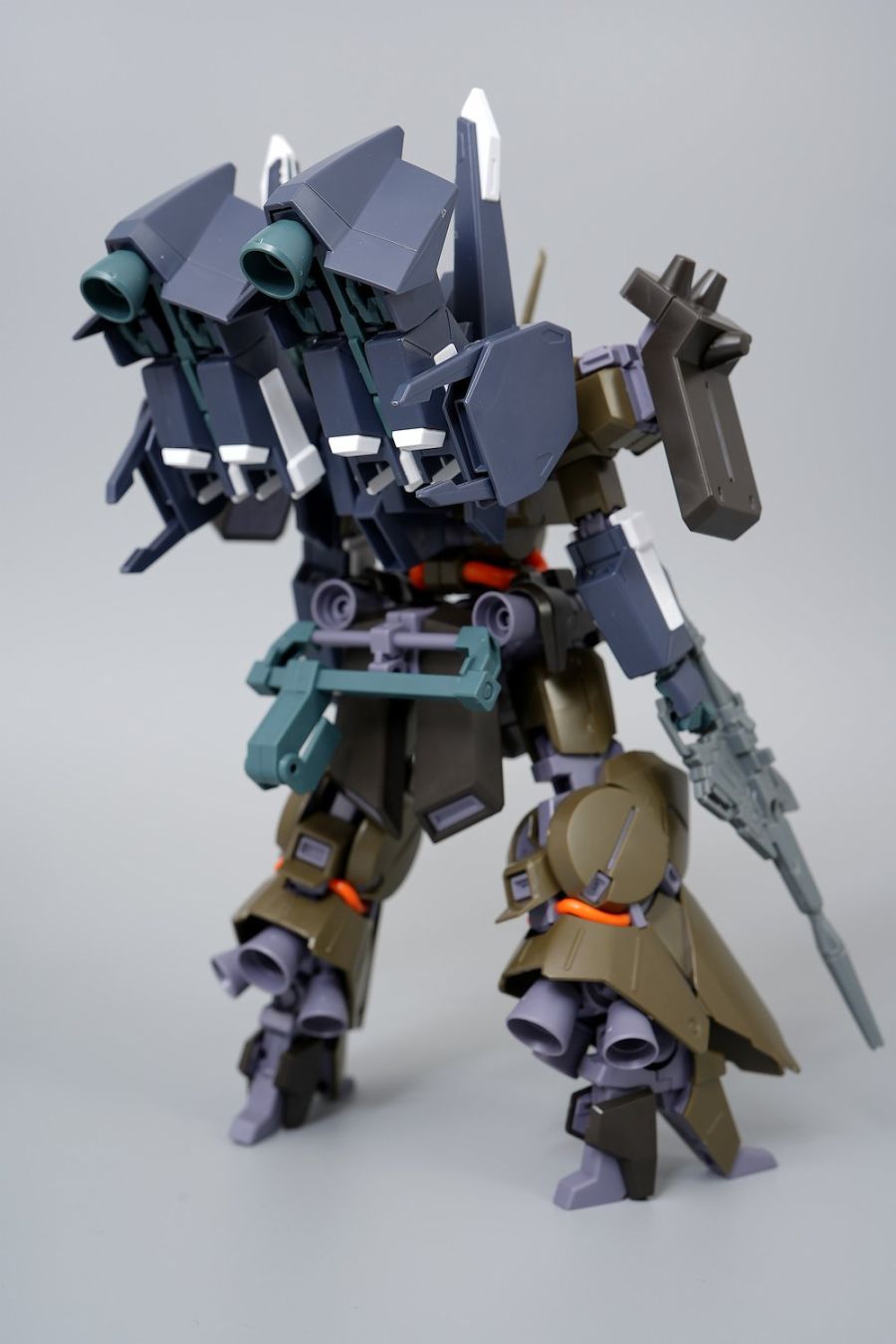 HGUC 1/144 리벤 볼프 A.O.Z 리부트판 조합 사진 2_3.jpg