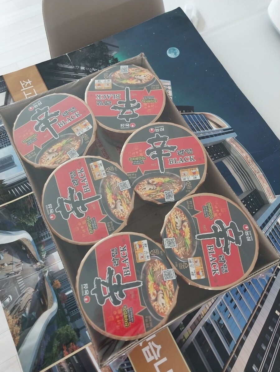 농심-신라면 블랙 사발면_1.jpg