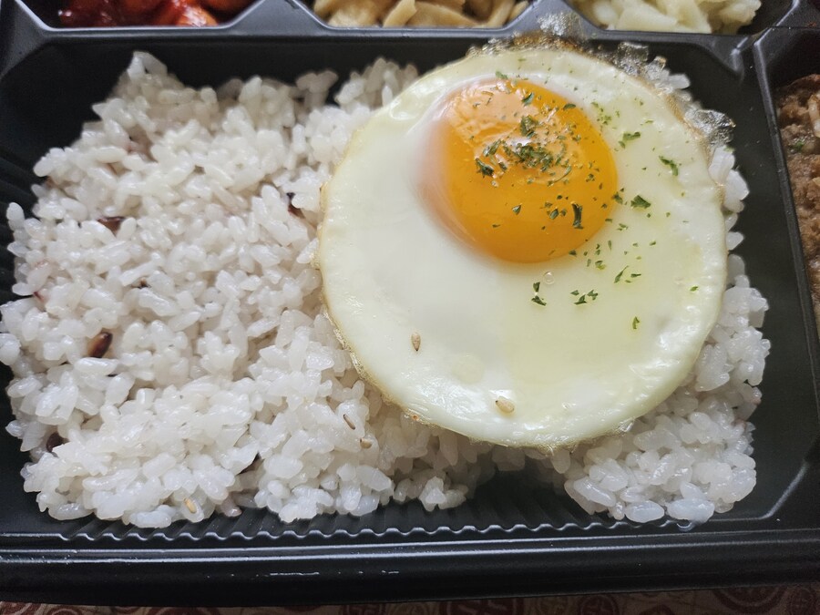 점심에 먹은 도시락_2.jpg