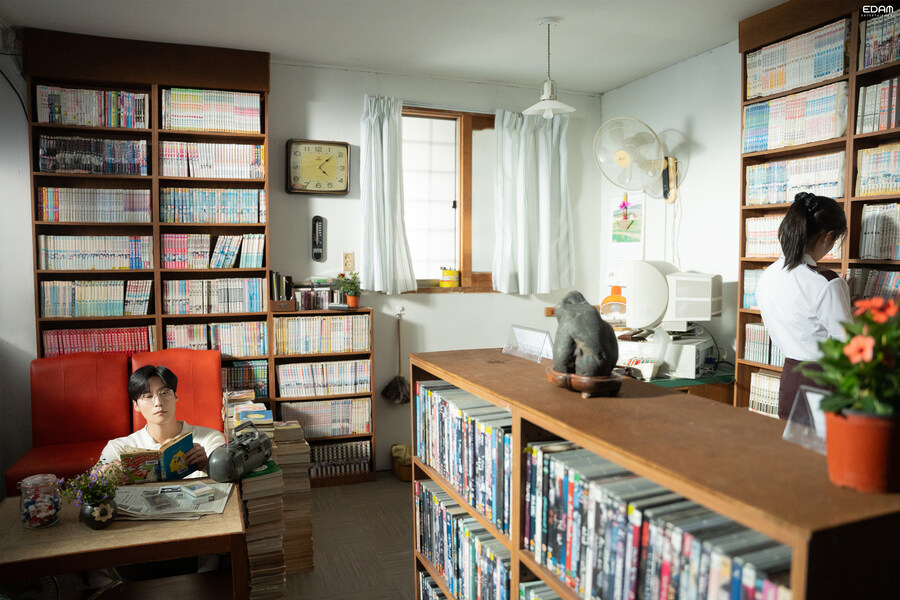 아름다운 시절 속 한 장면 ‘Never Ending Story’ MV 비하인드_6.jpg