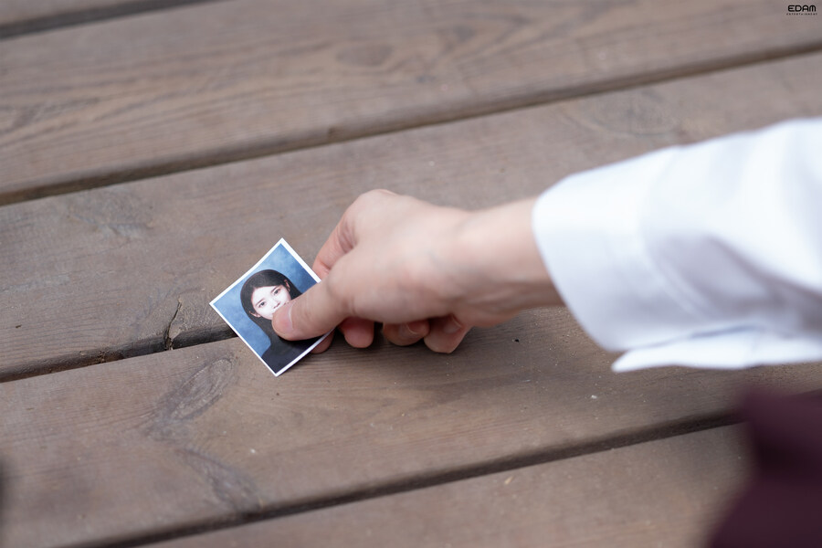 아름다운 시절 속 한 장면 ‘Never Ending Story’ MV 비하인드_21.jpg