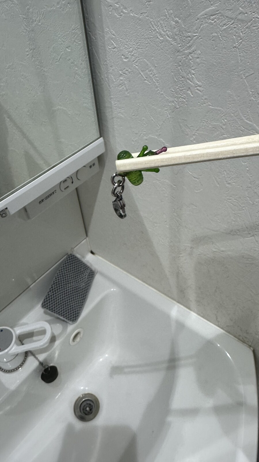 니네들 휴대폰이 변기보다 더러운거 알고있냐?_2.jpg