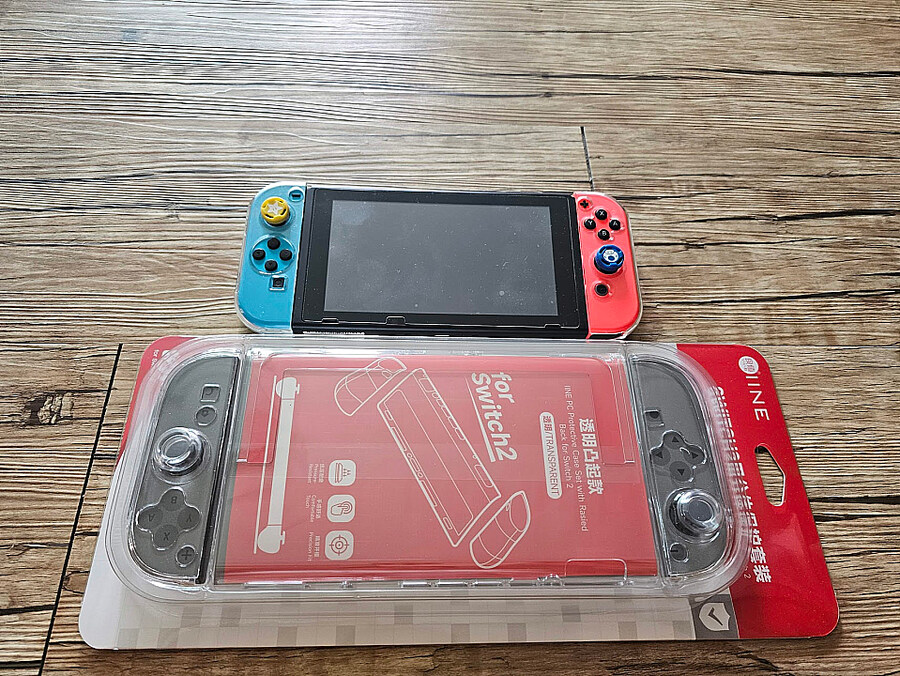 스위치2 악세사리 부터 왔는데 크기가 상당하네요_2.jpg