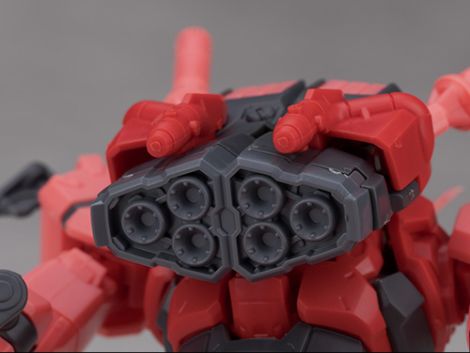 HG GQ 1/144 붉은 건담 해외 리뷰_27.jpg