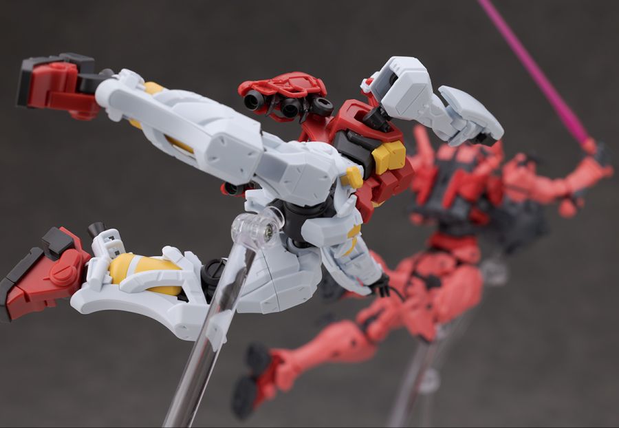 HG GQ 1/144 붉은 건담 해외 리뷰_87.jpg