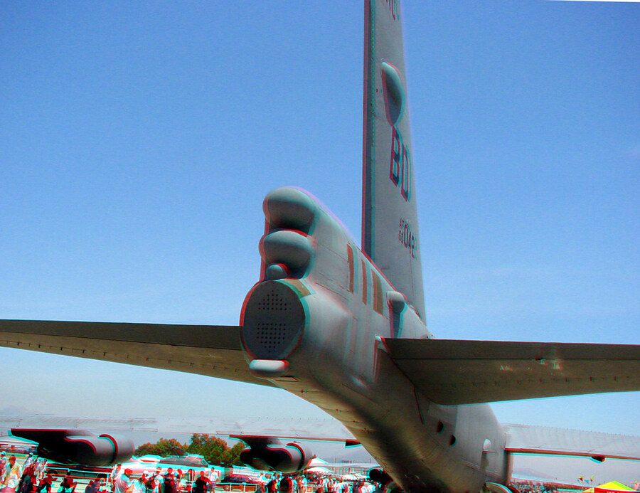 [전쟁] 아군의 공대지 미사일에 피격당한 폭격기 이야기_5.jpg