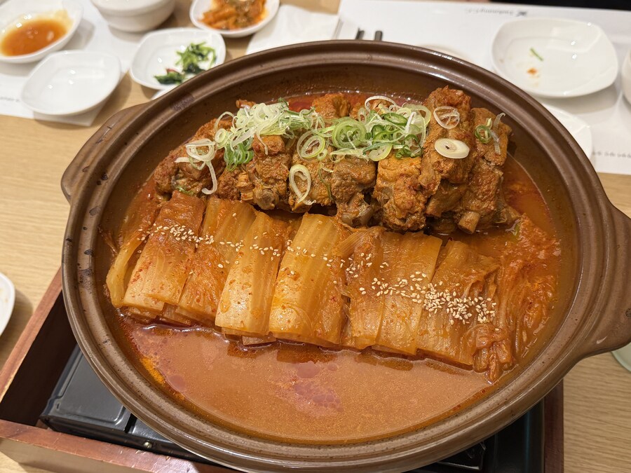 등갈비김치찜,과일탕수육,반쎄오_3.jpg