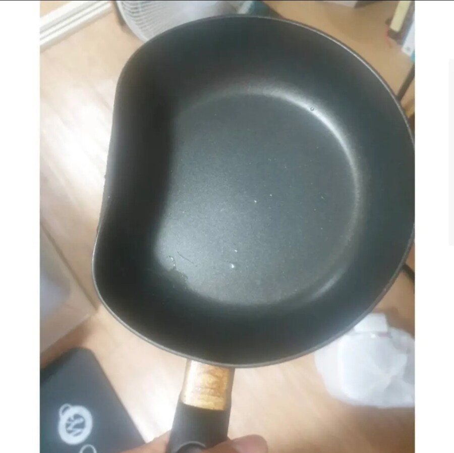 단단한 얼음 쉽게 부수는 꿀팁 알려준다ㅋㅋㅋ_3.jpg