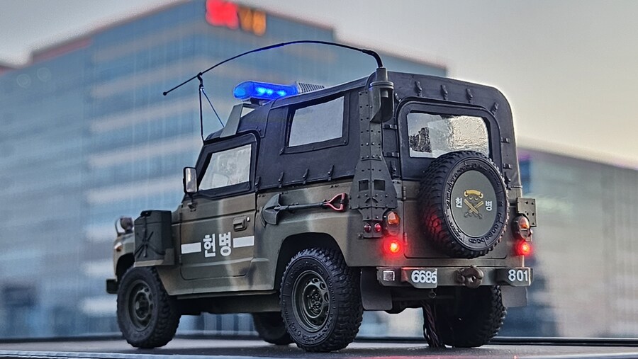 1/35 Def 육군 K131 레토나 헌병대 with LED_10.jpg
