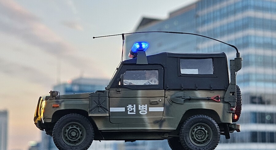 1/35 Def 육군 K131 레토나 헌병대 with LED_11.jpg