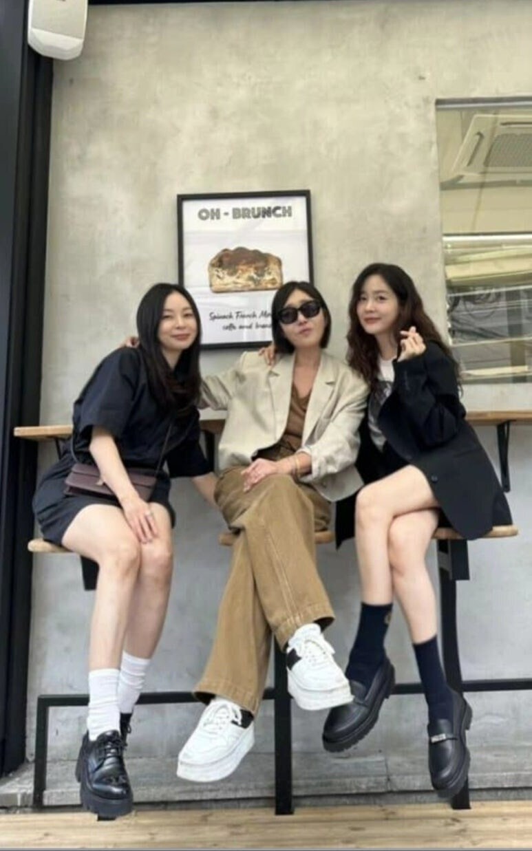 수지 성유리외 여자 연예인들 평상복 실물 분위기 느낌 체감하기_23.jpg