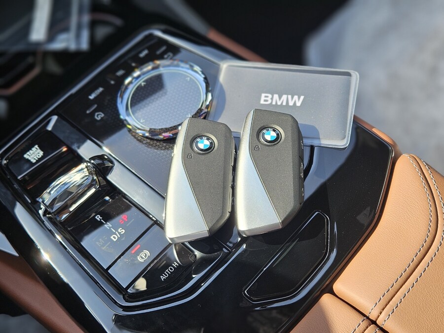 BMW 530E MSP , 스위치2 둘 다 동시 도착했습니다._3.jpg