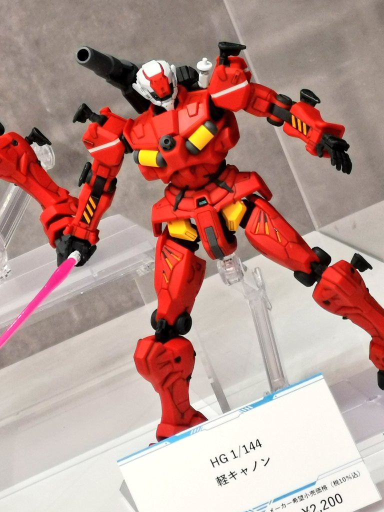HG GQ 1/144 하얀 건담 + 경캐논 후쿠오카점 전시 사진_4.jpg