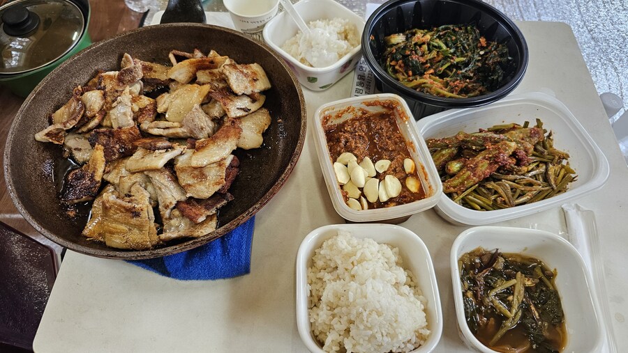 오늘 사과 농장에서 일하고 먹은 삼겹살 ♥_2.jpg