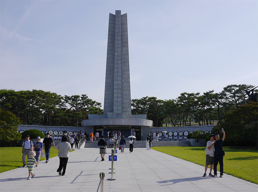 6월 6일 현충일에 "현충원"에 다녀 왔습니다._7.jpg