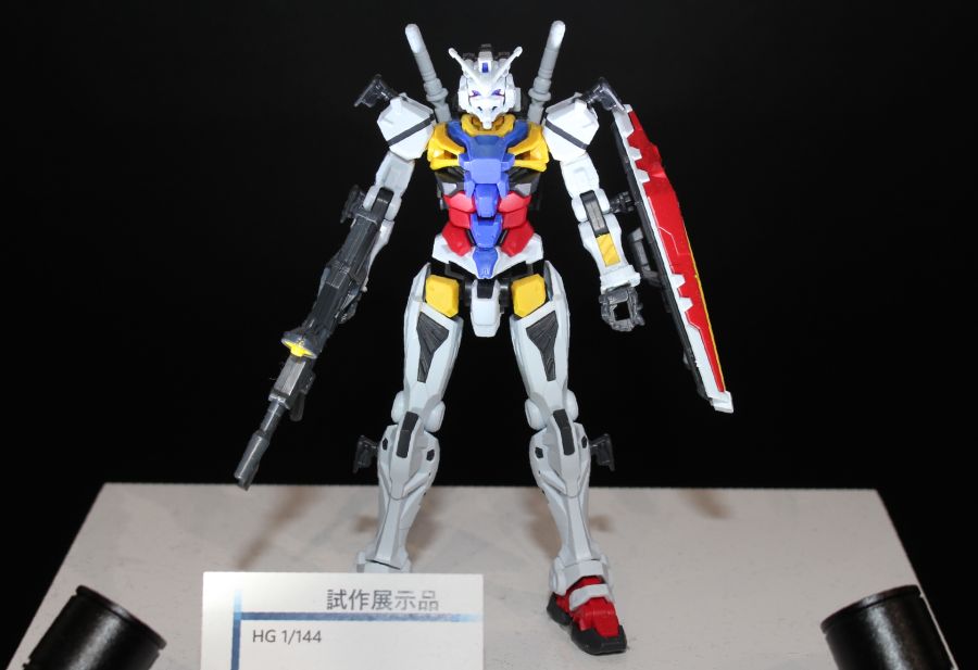 HG GQ 1/144 하얀 건담 도쿄점 전시 사진_2.jpg