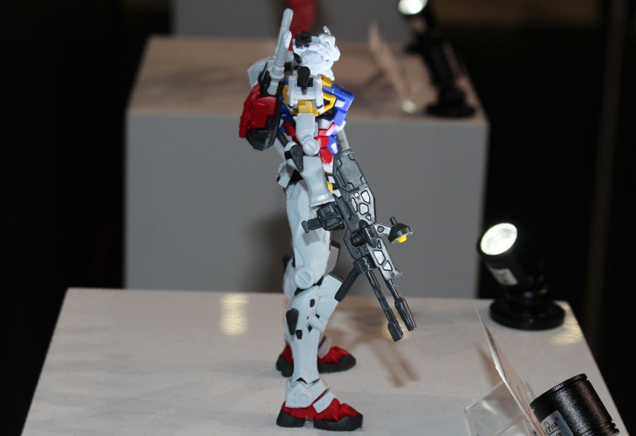 HG GQ 1/144 하얀 건담 도쿄점 전시 사진_12.jpg