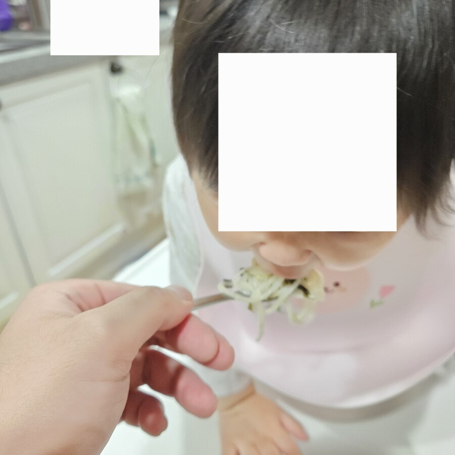 아기 국수 먹여봄_3.jpg
