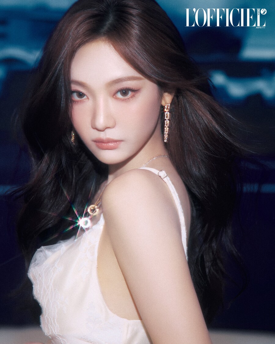 [에스파] 이 목걸이 한국에 하나밖에 없대요🙄 | 로피시엘 화보 비하인드_17.jpg