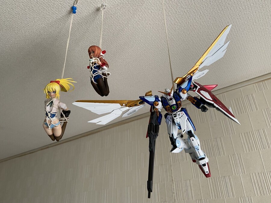 공간을 효율적으로 쓰는 피규어 전시법_1.jpg