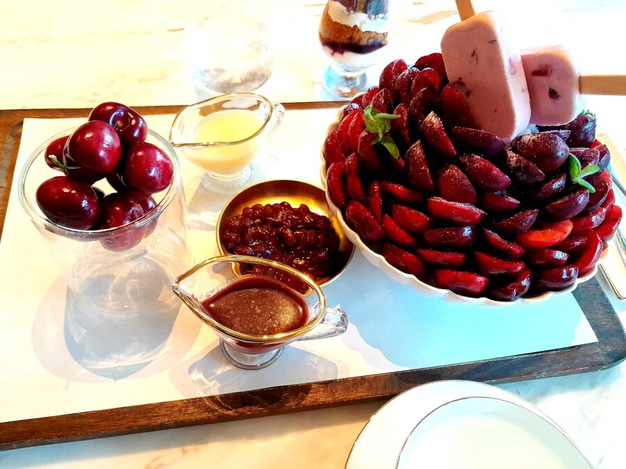 앰배서더 풀만의 체리빙수_3.jpg