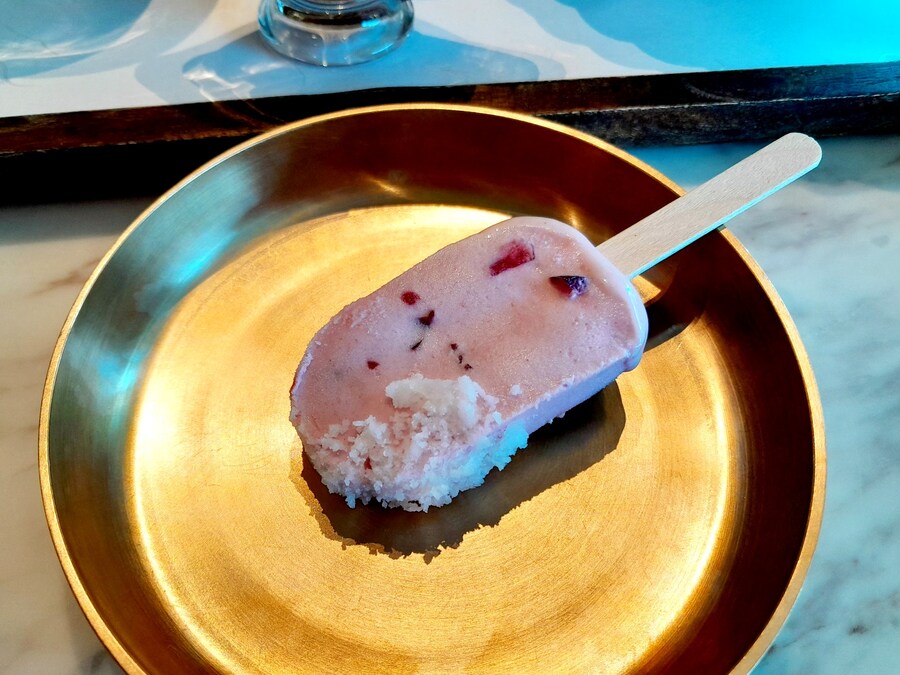 앰배서더 풀만의 체리빙수_7.jpg