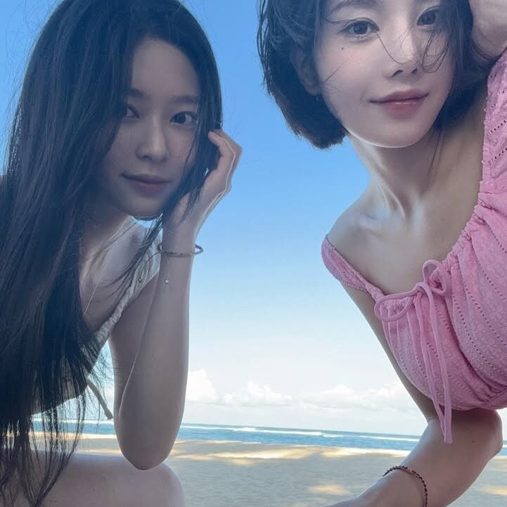 권은비X김민주, 이 몸매 무슨 일..비키니 입고 탄탄한 몸매_2.jpg