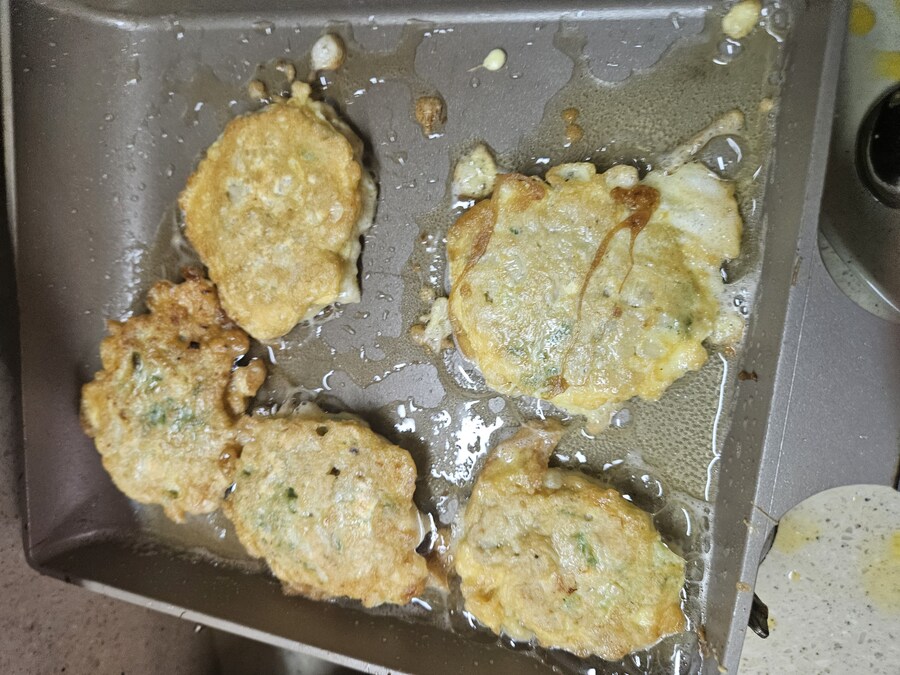 직장에서 3천원으로 해먹는 점심 닭고기완자전 돼지고기김치찌개_10.jpg