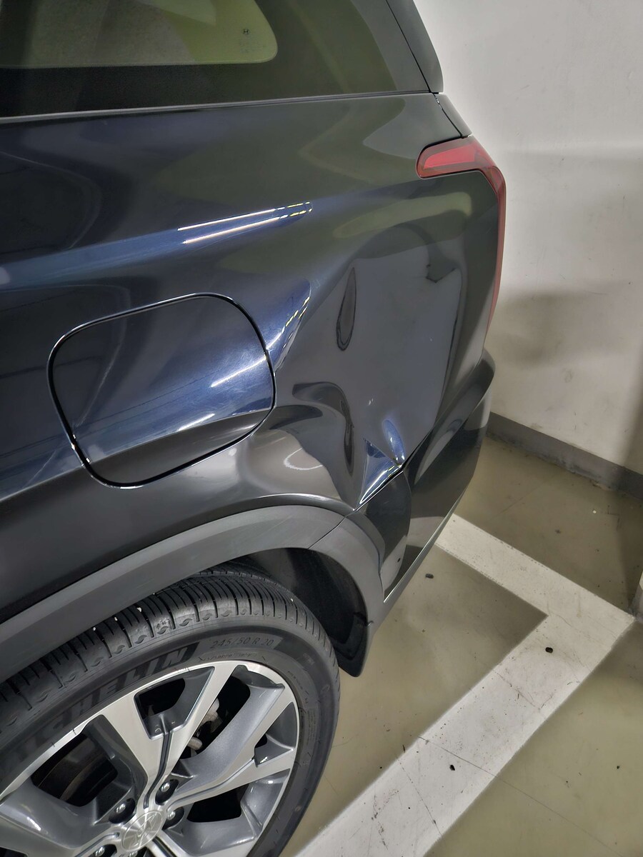 주차중인 차 뺑소니 당했네요 ㅋ_2.jpg