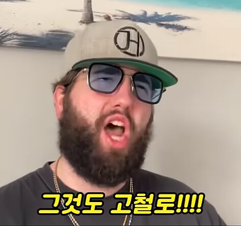 마블)토니 스타크는 이걸 동굴에서 만들어냈어!그것도 고철덩어리로_9.png