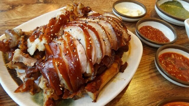 6명이 와서 족발 중자시켜서 화를 내려고 했던 사장님_1.jpg