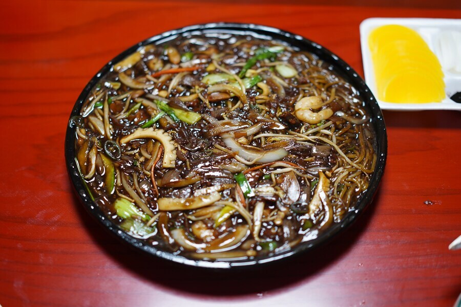 쟁반이 아닌 쟁반 짜장