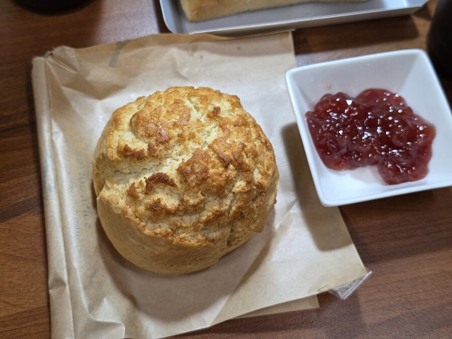 대충 시켜먹은 아점_1.jpg