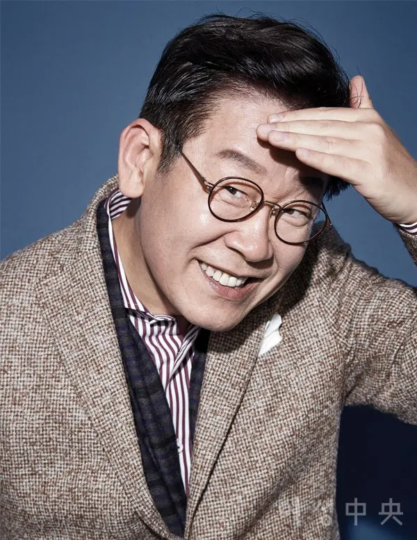 우리 대통령님 화보들 보고 가라 북유게 새끼들아_4.webp