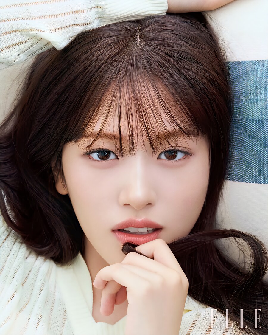안유진, ‘안댕댕’·‘냉미녀’ 오가는 반전 매력[화보]_1.jpg