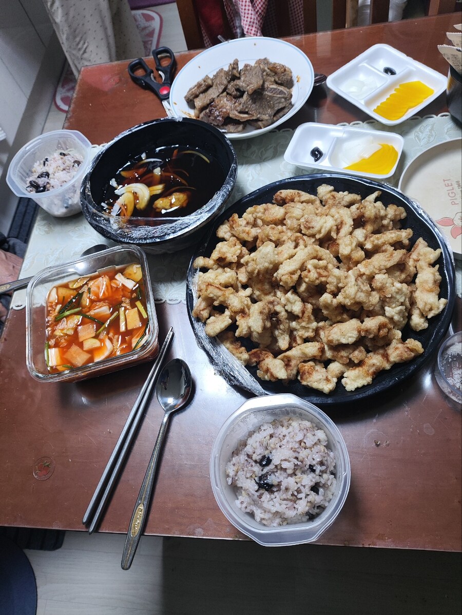 ㅇㅇㄱ으로 불타는 유게를 잠재우는 야식의 시간이다_6.jpg