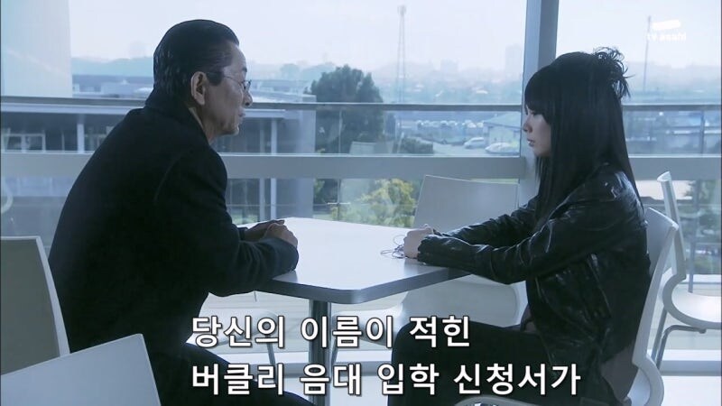 탐문수사중에 오지랖 부리는 늙은 형사_9.jpg