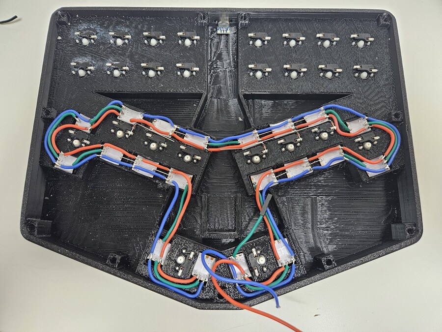 친구꺼 컨트롤러에 LED 납땜작업_1.jpg