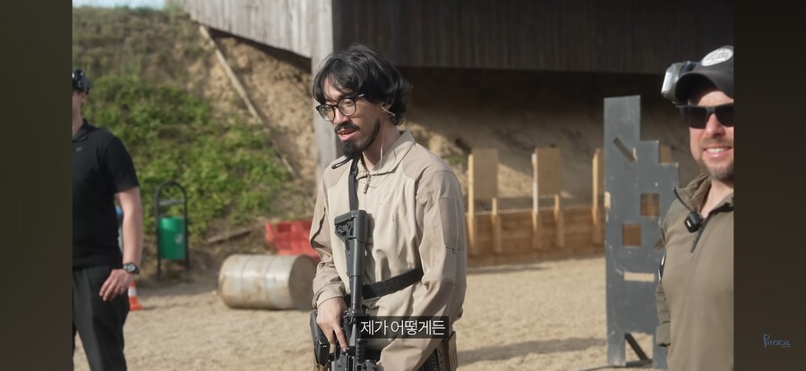 인방) 테러리스트가 해외 용병 인질로 붙잡은거 아님_6.jpg
