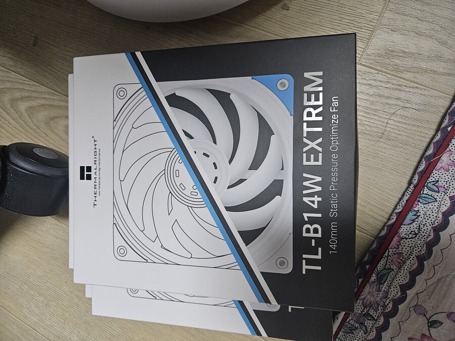 Cpu 쿨러 교체할놈 도착함 ㅎㅎ_1.jpg
