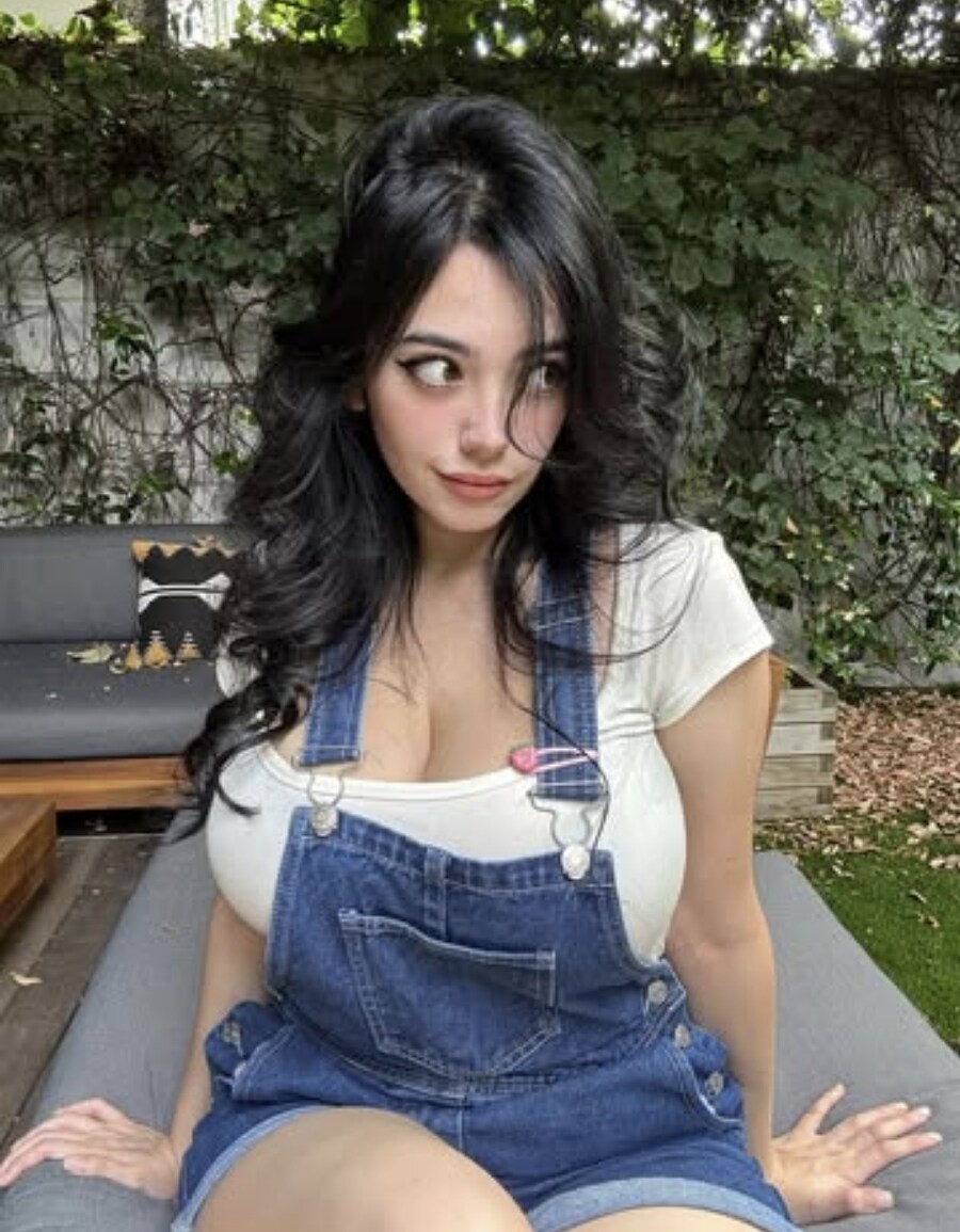 평범한 이탈리아 눈나.jpg_1.jpg