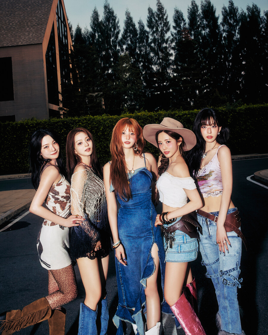 [컨셉포토] 프로미스나인 미니 앨범 [From Our 20’s] 단체 3_2.jpg