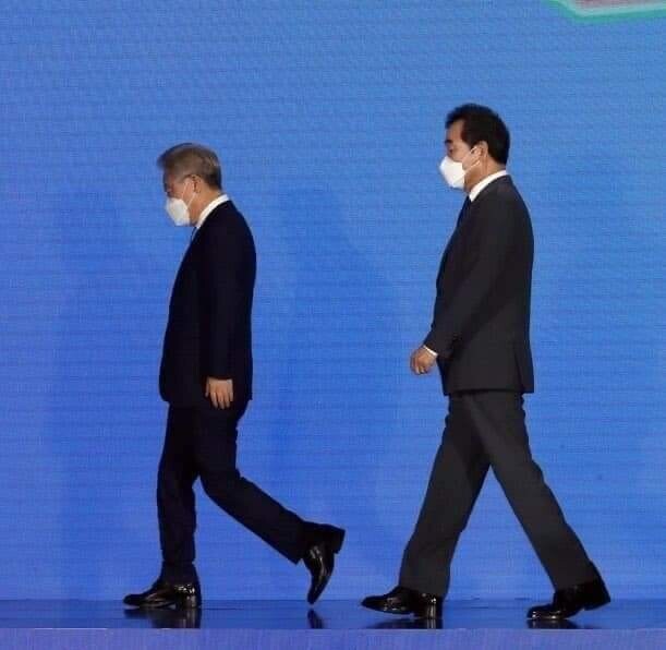 바른자세 비교_1.jpg